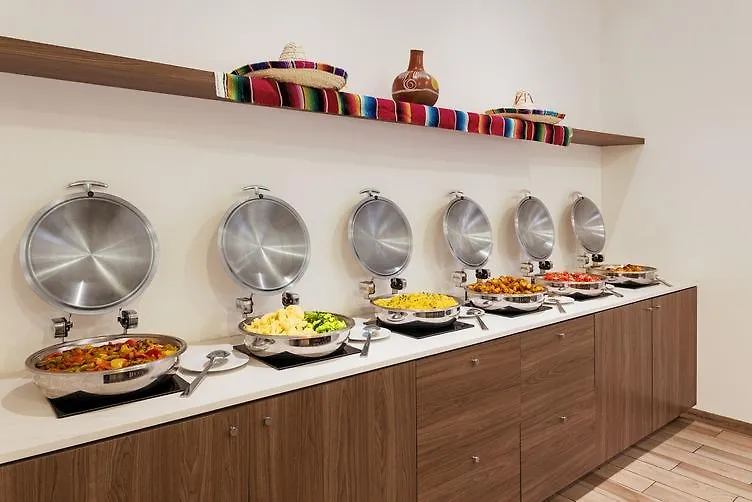 Residence Inn By Marriott Cancun Hotel Zone 3*,