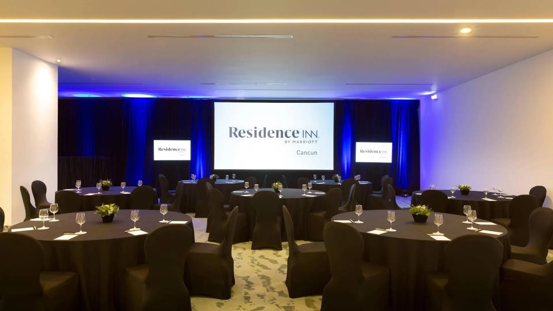 Residence Inn By Marriott Cancun Hotel Zone